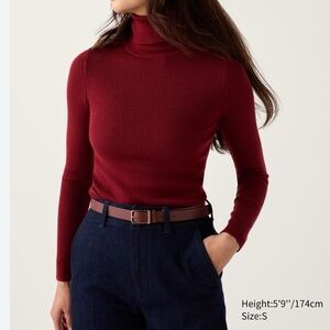 UNIQLO Rust Ribbed Merino Turtleneck Sweater Size M